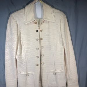 Women St. John  collection by Marie Gray Jacket . Pearl buttons. Zip closure.